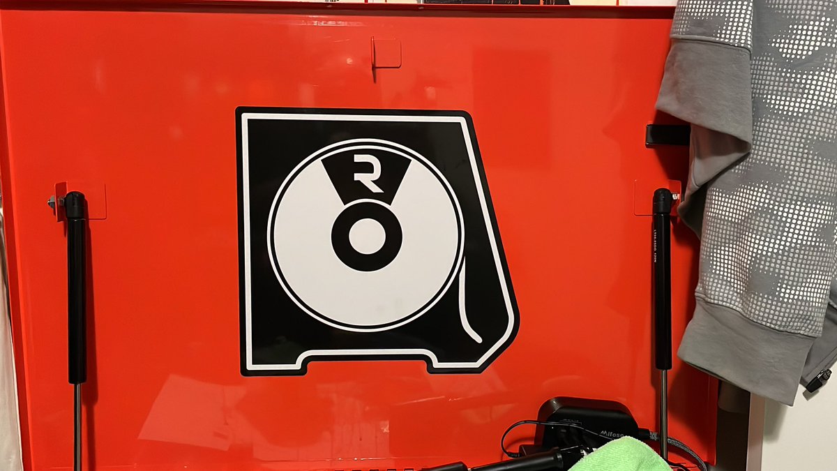 40_hex's tweet photo. I love these #repbox stickers from @repkord https://t.co/cqwhIHw6kD