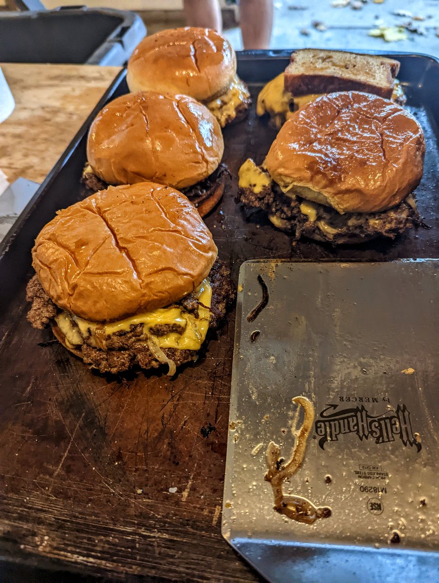 rwjehs's tweet photo. @PatMcAfeeShow I live in Indy, I have a decade plus in the restaurant industry around here. I'm a Colts fan, a listener, and also a pretty accomplished graphic designer. I make really good food that people like. https://t.co/R1dlkVq7xG