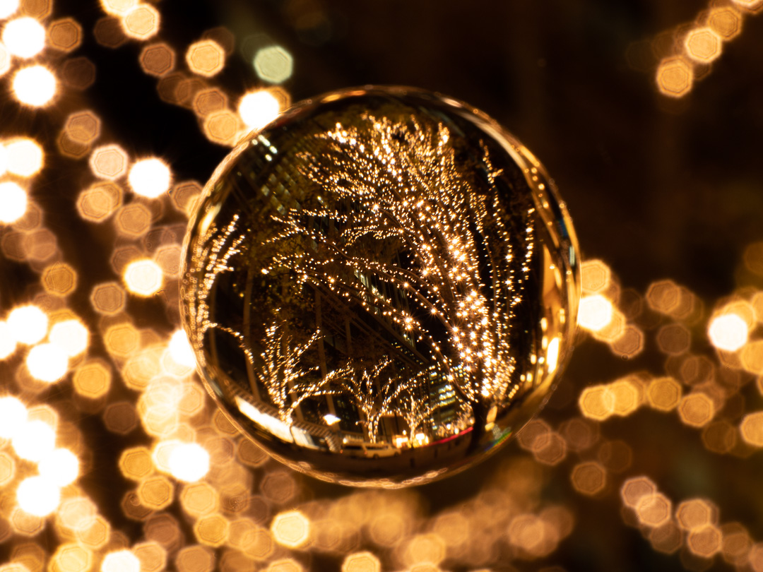 Zenji_Uehara's tweet photo. Soratama Lensball Filter + OLYMPUS 30mm Macro
https://t.co/noAVVQ0inF
宙玉レンズボールで撮影
#soratama #宙玉 #soratama_awards #crystalball #Glassball #水晶玉 #lensball #zoomball #glaskugel #throughthesphere #illumination #イルミネーション #illuminations #christmaslights https://t.co/q3gkNhN3ws