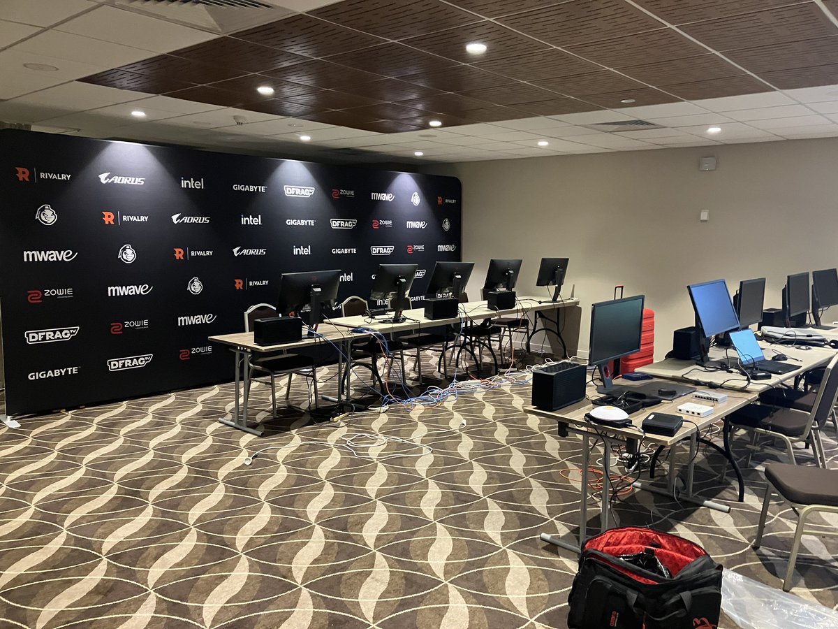 mavrickmaster's tweet photo. Getting set up! 😍 @BrisVegasLAN https://t.co/Zc6E25WGsa