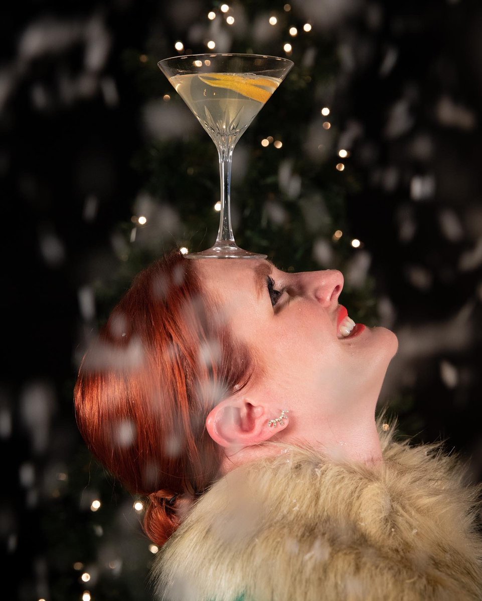 Let’s Get Blitzen: Cocktail Advent Calendar - Day 14 - Polar Vortex Martini. The vodka martini gets a serious facelift with Lillet Blanc, Cointreau and Chartreuse. tasteandtipple.ca/polar-vortex-m… #cocktails #RecipeOfTheDay