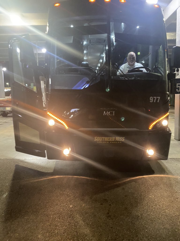 hogwild71's tweet photo. @SouthernMissFB bus getting fueled up for action!! Got him to throw up the Vphi! @MClub_USM #vphi4L https://t.co/NbU2v9fbDo