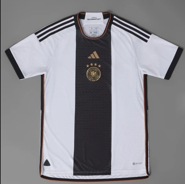 RealMistiquero's tweet photo. @LarssonKits @SportingD19 Orep. https://t.co/xvA7CpDHu9