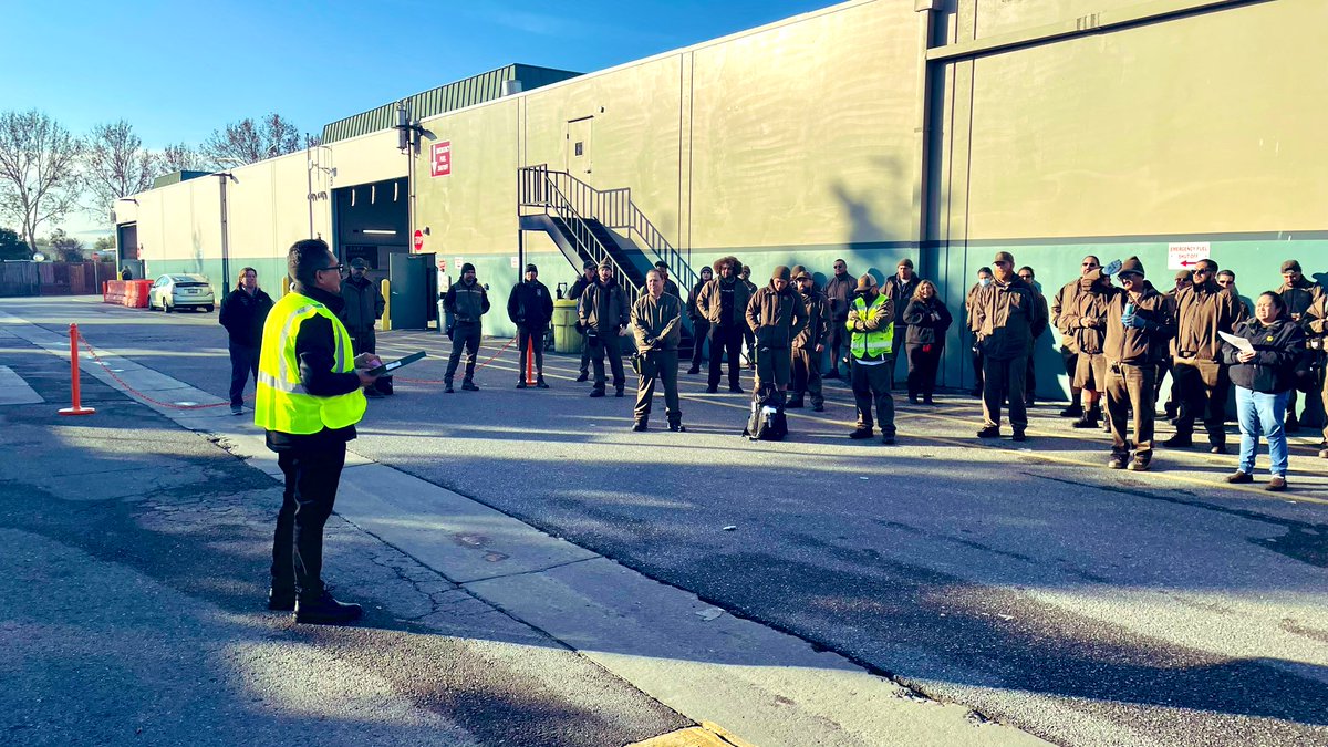 What a great morning message and safety send off for our @UPS drivers here in Sunnyvale, CA. Hoots and hollering is just one signal of an engaged team!