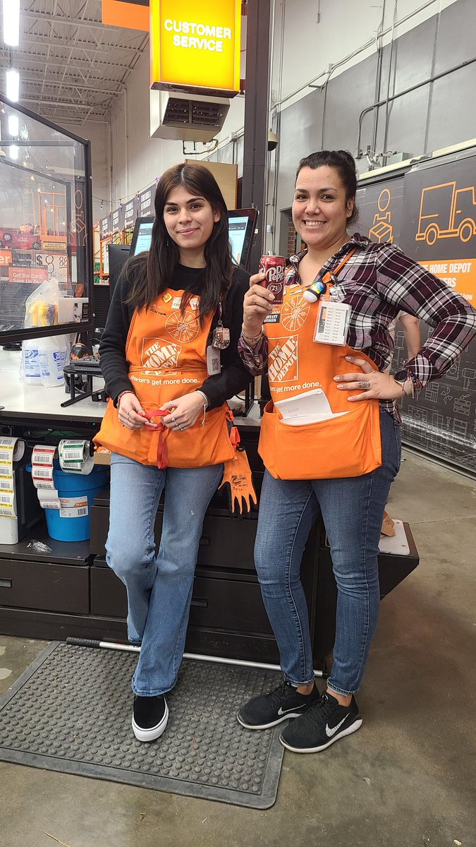 Feeling appreciated by our service desk associate, Jazhlyn...thank you for my favorite drink!!@6546sm <a href="/Ericalynette29/">Erica C</a> <a href="/MoCityOASM/">HemanesM</a> <a href="/BrendanMcDowel9/">Brendan McDowell</a>