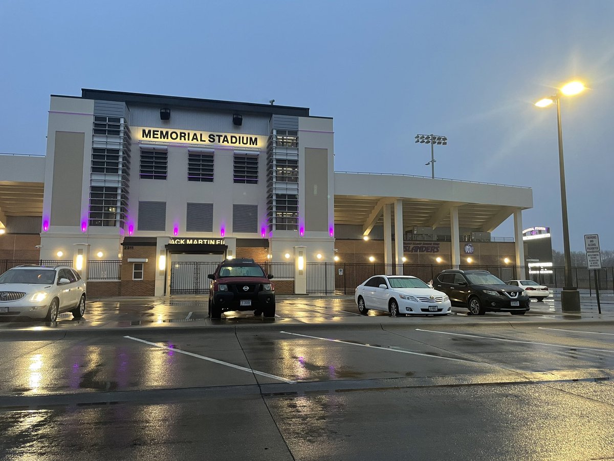 NicoleWeavingTV's tweet photo. FINAL DAY IN NE: I did a farewell tour of Central Nebraska to see some of my favorite schools and venues one last time…
@YorkDukes | @AuroraHuskies |@KernelsBaseball | @GishActivities https://t.co/dvx8Tp4J89