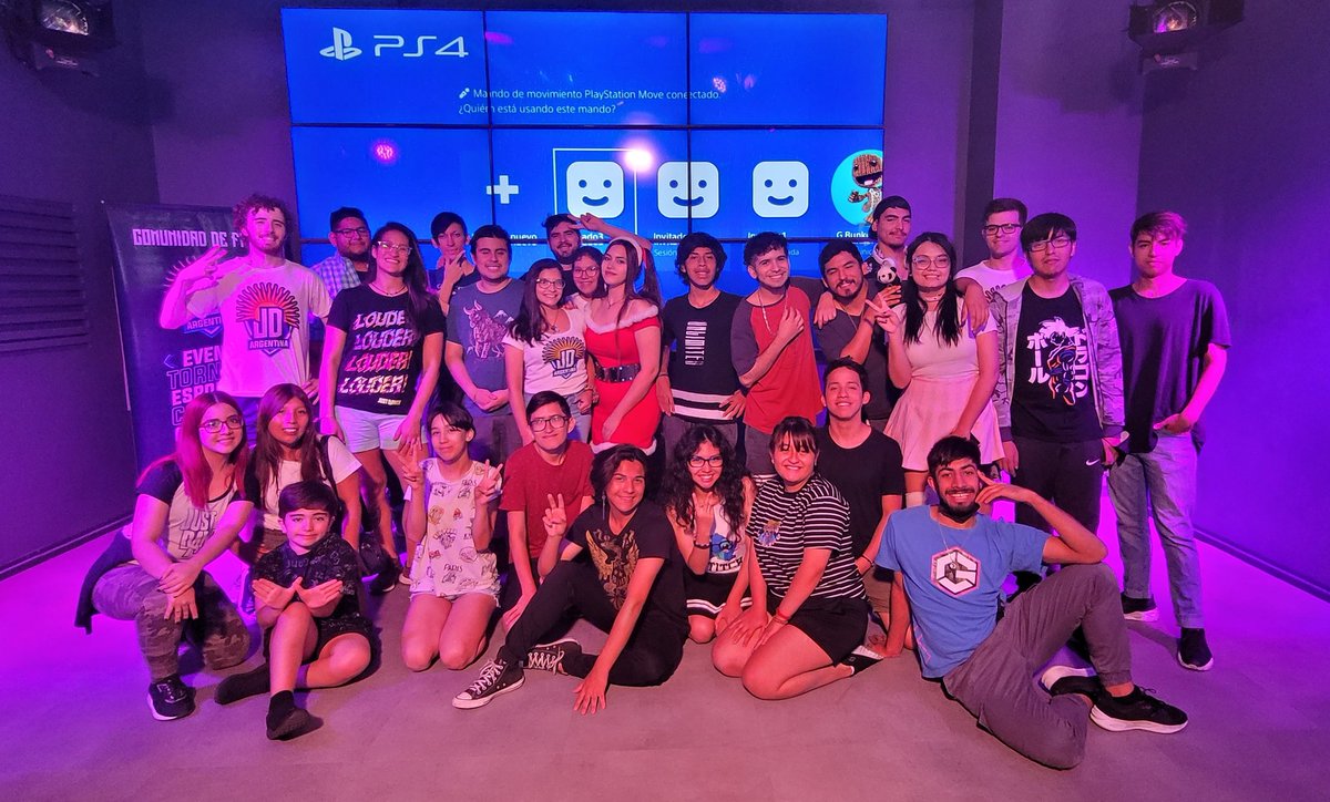 VaneRedLady's tweet photo. No sé explicar lo bien que me hace la comunidad #JDArg
#Argentina #JustDance #Community https://t.co/wCMoPUEvDf