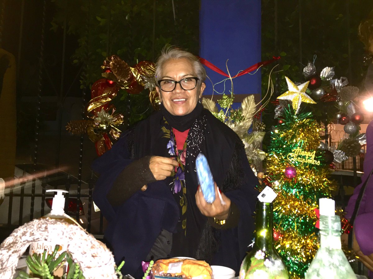ExpoCalerense's tweet photo. #ExpoVenta 🎄- Hoy desde #comitemunicipal #pan - Dentro del “Bazar Navideño” Visitando al equipo de #zonanorte- Invitados para esta celebración con lo mejor de san Jerónimo caleras - Presentes‼️ equipo #zonanorte ‼️🙋🏻♂️ https://t.co/wzfxUYE0rs