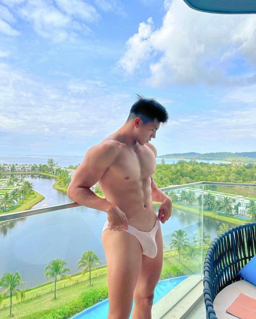 Captain_Koryu's tweet photo. #asianguy #muscleasian #nakedmodels #gaymen #nudistmales #menmagazine #壯男 #肌肉男 #男模特 #亞洲男 https://t.co/BIOM4QfZLG