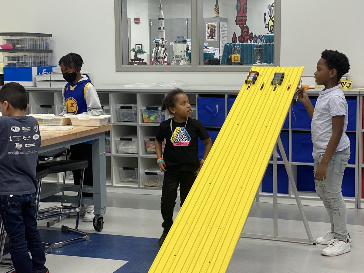 MrsJessCosman's tweet photo. First grade had so much fun building and creating in the Maker Space today! Lego car racing, building on the Lego wall, building with connecting straws, and making circuit holiday cards! Shout out to our awesome 5th grade helpers leading the activities! #onlyatIC #IC2223 https://t.co/w4SeEf8VLj