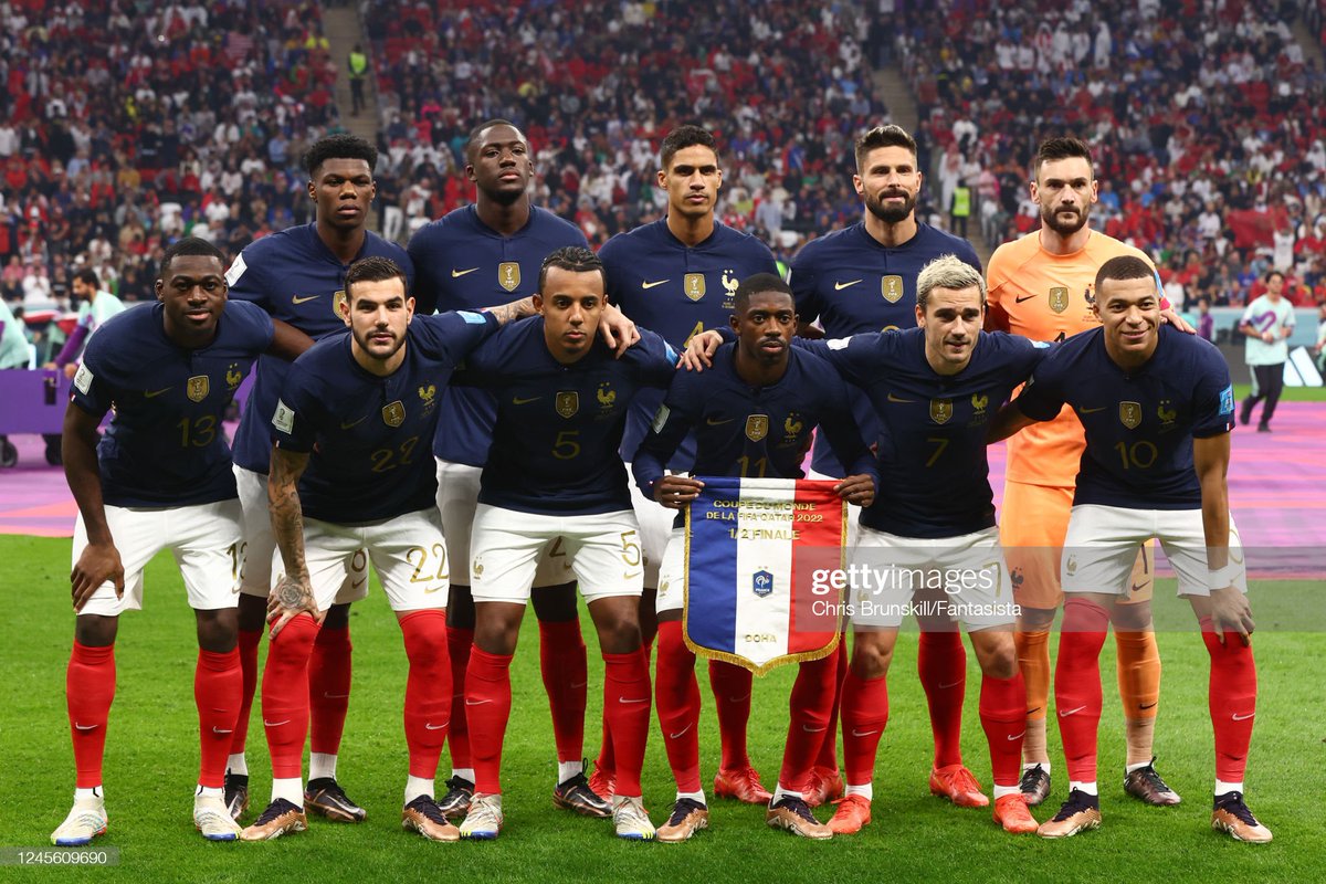 CopaLendas's tweet photo. Theo Hernández, França 🇫🇷.
França 🇫🇷 2 x 0 🇲🇦 Marrocos.
Copa do Mundo de 2022, Catar.
#hernández #france #worldcup2022 #copa2022 #fifaworldcup #légende #theo #lesbleus #fiertébleue #lescoqs #fff #albaytstadium #theohernández #fra #panini #qatar2022 https://t.co/sVpKCrsvPT
