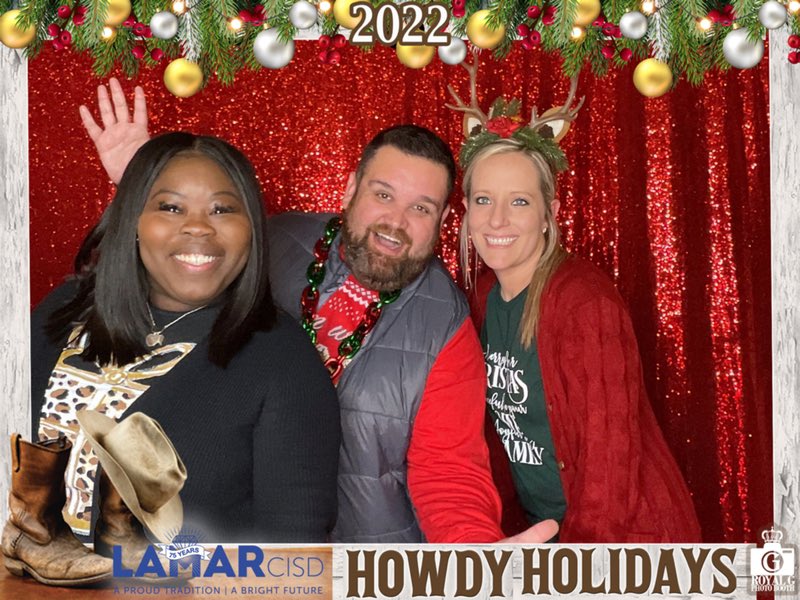 MikoVazkez's tweet photo. Howdy Holidays @ashkboo @julieajackson8 Had a great time!!! https://t.co/FbE06r9PC8