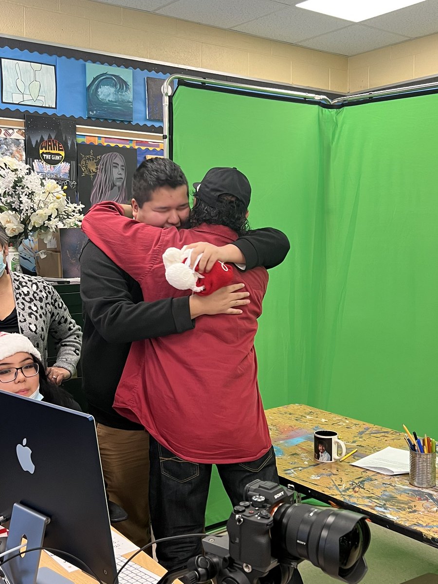 Today DFCHS Student Chief Derek Monias interviewed Ryan Reynolds for media studies class. What an incredible experience! Miigwech <a href="/VancityReynolds/">Ryan Reynolds</a> for your support of #FirstNations students. Miigwech to CBC’s <a href="/JoleneBanning/">Jolene Banning</a> <a href="/MaryJeanCBC/">Mary-Jean Cormier</a> for partnering with project. #hope #hugs