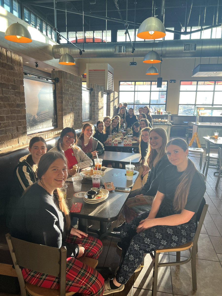 We didn’t get the result we wanted, but we saw some great things to improve on and we were able to have a team dinner beforehand! Thank you to <a href="/PNGgirlssoccer/">PN-G girls soccer</a> for hosting us tonight! Best of luck on your season! 💚💛💜