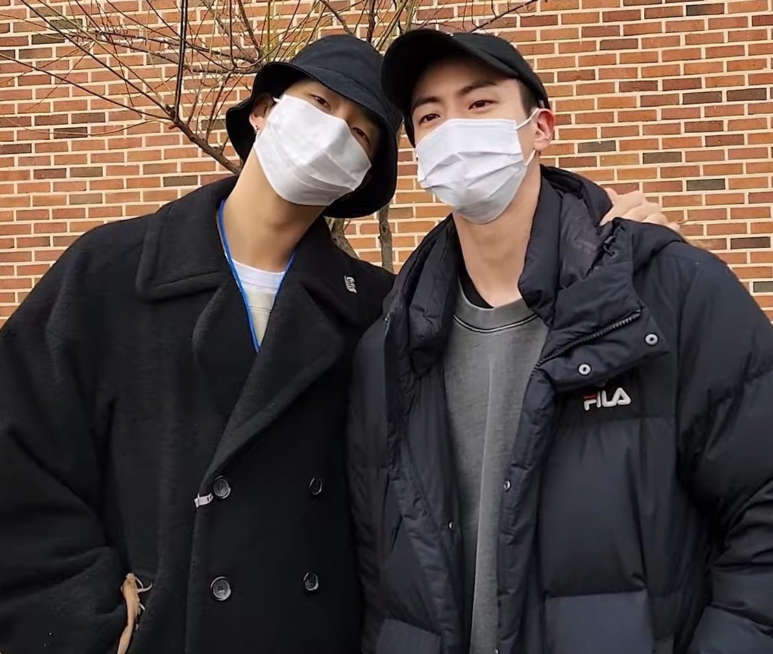 namjinarchivex's tweet photo. i miss them  ): https://t.co/x2N3o1BJnE
