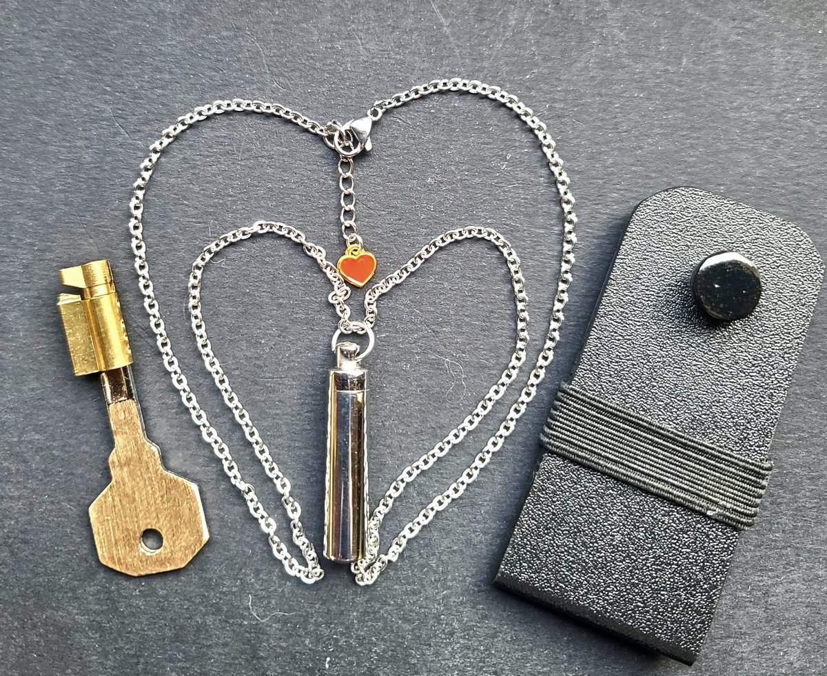 LockedinL's tweet photo. A Customer  has his Christmas Gift for his Keyholder. 
The Secret Chastity Key Necklace and Security Key Case. 
Holiday Sale in Progress 

Only a few days left to get your gift by Christmas !
LockedInChastity Etsy Shop 
https://t.co/QLhs35gvC9 https://t.co/EUJ9N9DZAy