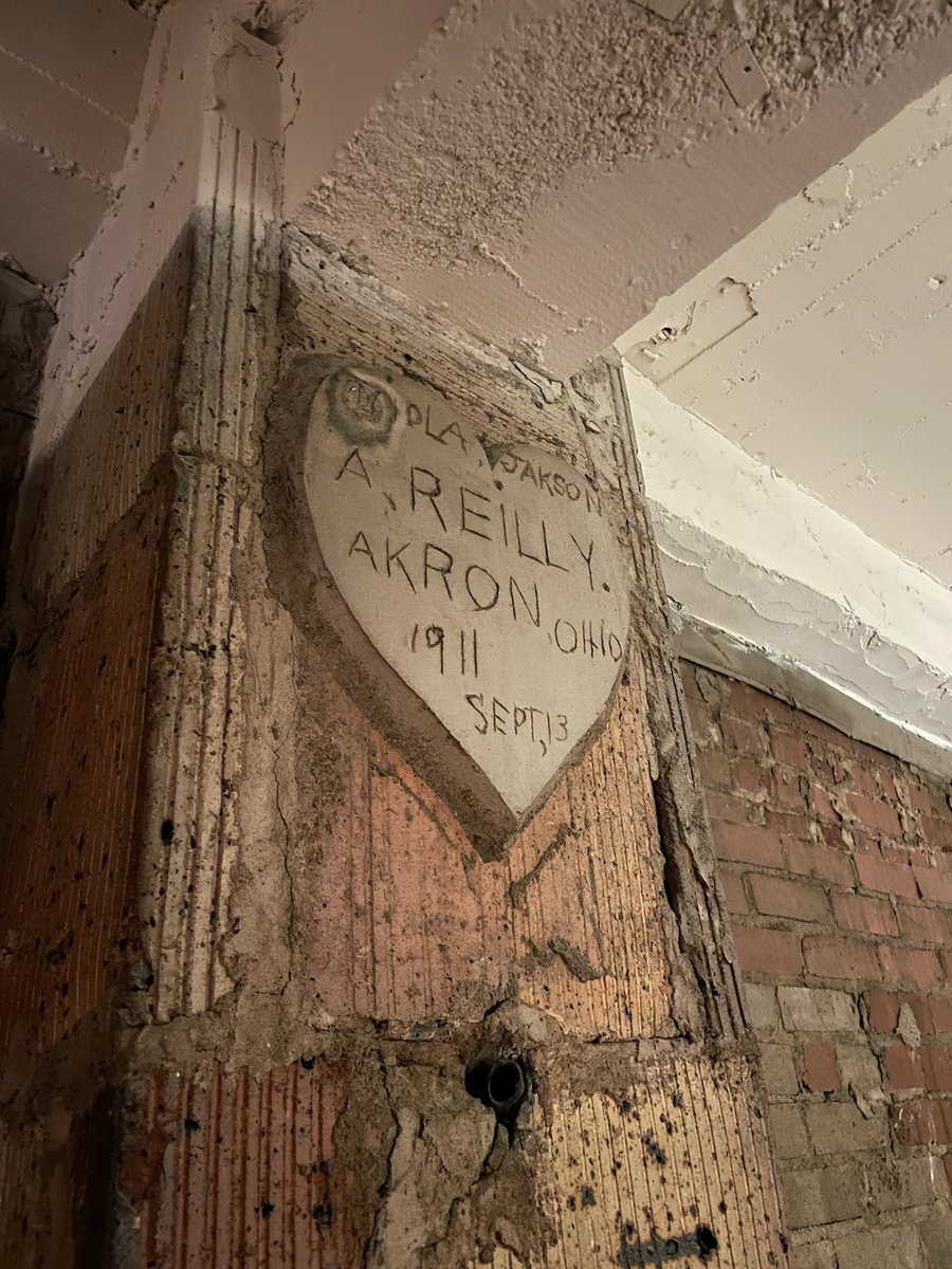 Feb30th1's tweet photo. Hard to imagine that my place was built at least 100 years ago by someone from Ohio. It is like a conversation with someone from 100 years ago. Life is too short. We should always be happy and ignore the negative things. https://t.co/wkaXtan5PT