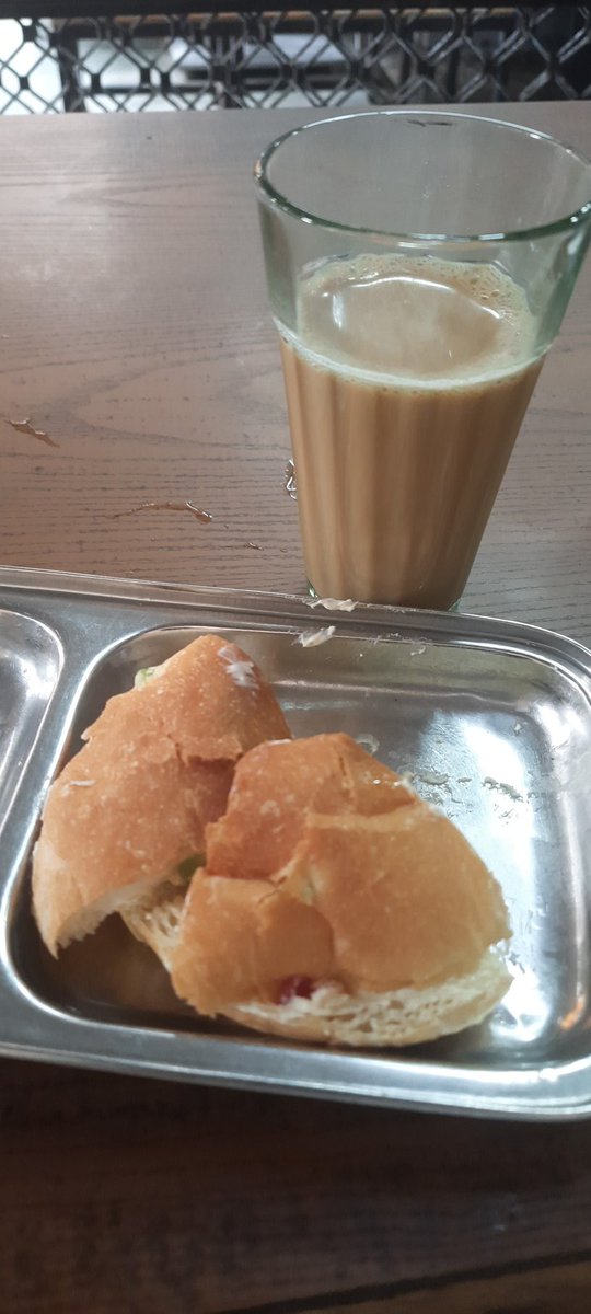 drnngujarathi's tweet photo. Milan ki #chai aur #BunMaska

Only #KEM #GSites will understand!!

#Wadia #NWMH #Nostalgia https://t.co/V3ZP8rTlES