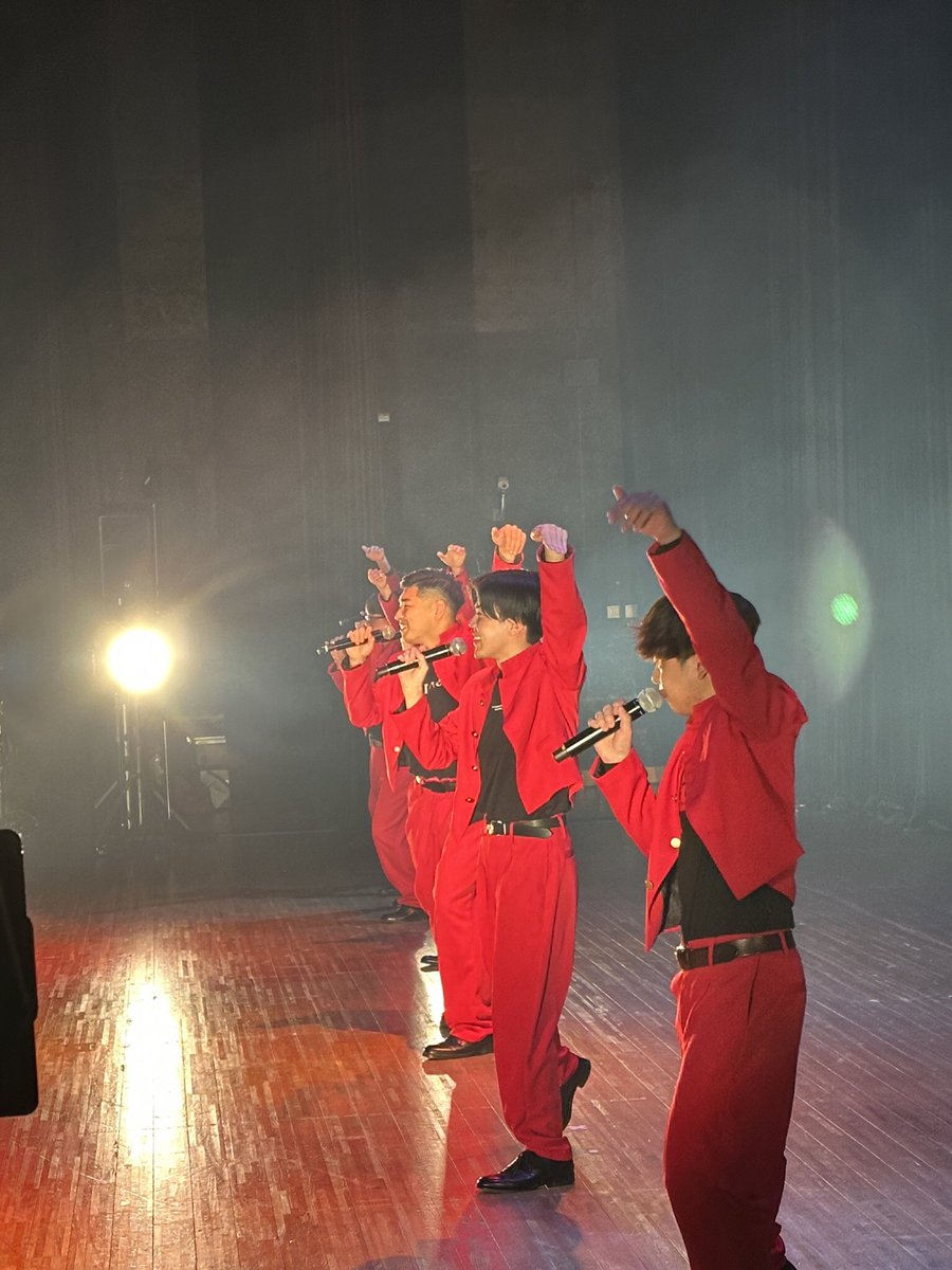 Naniwaro_os's tweet photo. どうも〜なにわろてんです😆

先日のWLでは新曲を含めた全3曲の「なにわろ劇場」スペシャルステージをお送りしました💥

そんななにわろてんが

🔥2023年3月3日(金)🔥

に〇〇するという噂が…🫢
追加情報に乞うご期待！！ https://t.co/x9V8UUUogG