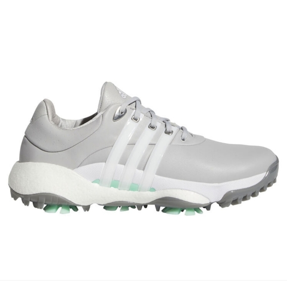 m0m0f05's tweet photo. So good I had to share! Check out all the items I'm loving on @Poshmarkapp #poshmark #fashion #style #shopmycloset #adidas #mcqbyalexandermcqueen #coach: https://t.co/rxKTtJ90B5 https://t.co/PcUW2S9J1x