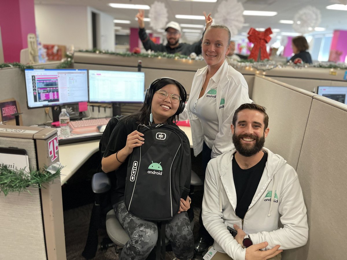 Name draw, Android WINNERS‼️🔥<a href="/TmoHollywoodJef/">Jeff Echols</a> with SMB, Nicole and Andrea from Strategic.