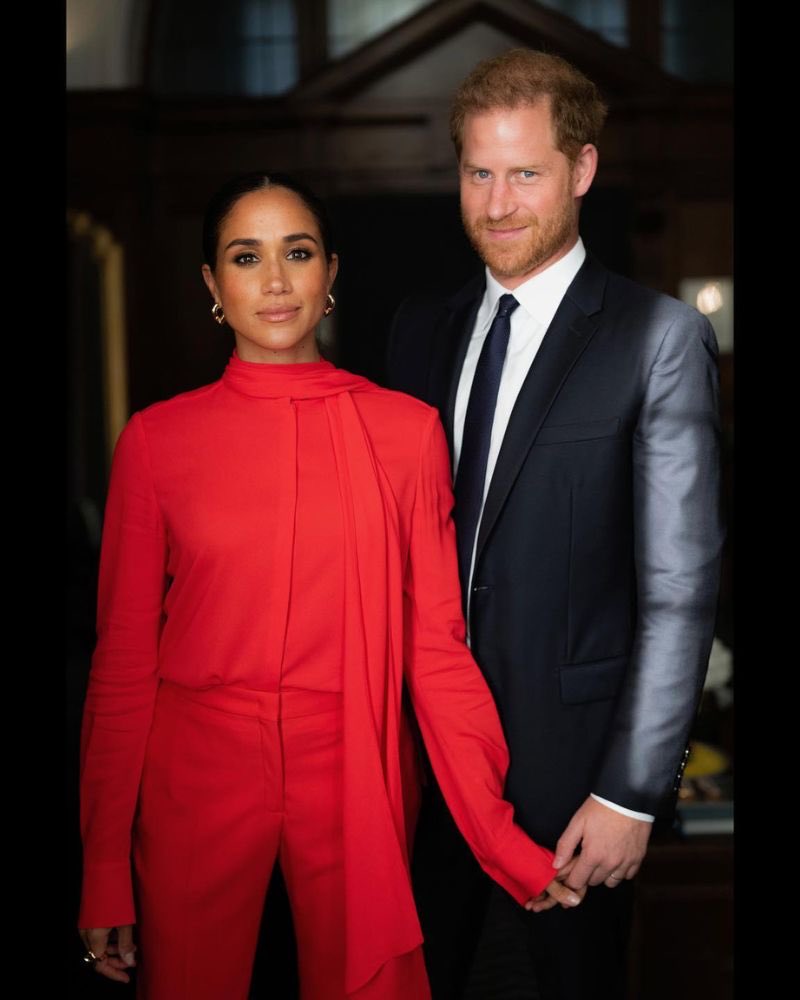 MsBrittanyMusic's tweet photo. The Duchess of Sussex is absolutely breathtaking…and there’s nothing you haters can do about it 😂 #MeghanMarkIe 👸🏽 https://t.co/V51w8gxbgG