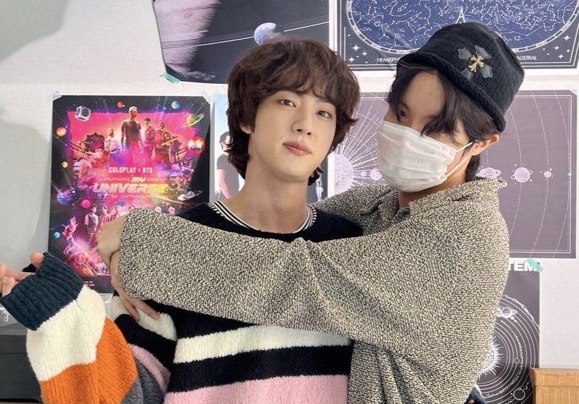O613file's tweet photo. "our hyung is mine" https://t.co/Liwfk1J8vl