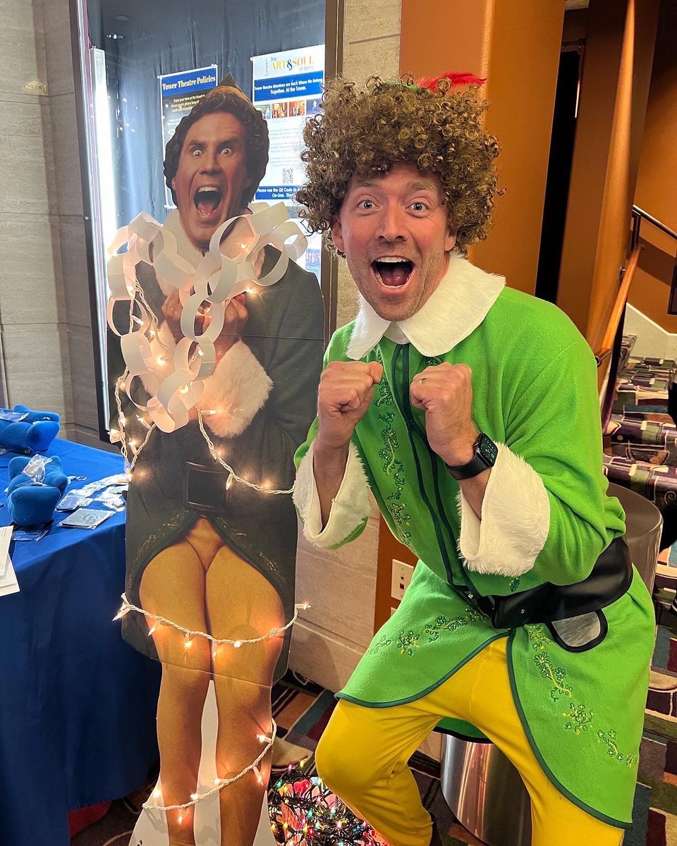 Power94's tweet photo. It’s the Columbia Bank Holiday Film Series and Toy Drive with Tan Republic and Desperado happening at the Tower Theatre in Bend! 

Enjoy the holiday classic, ELF! Hope to see you soon! 

More details here: https://t.co/VCiaSoiYPi https://t.co/V8IbfiCVXX