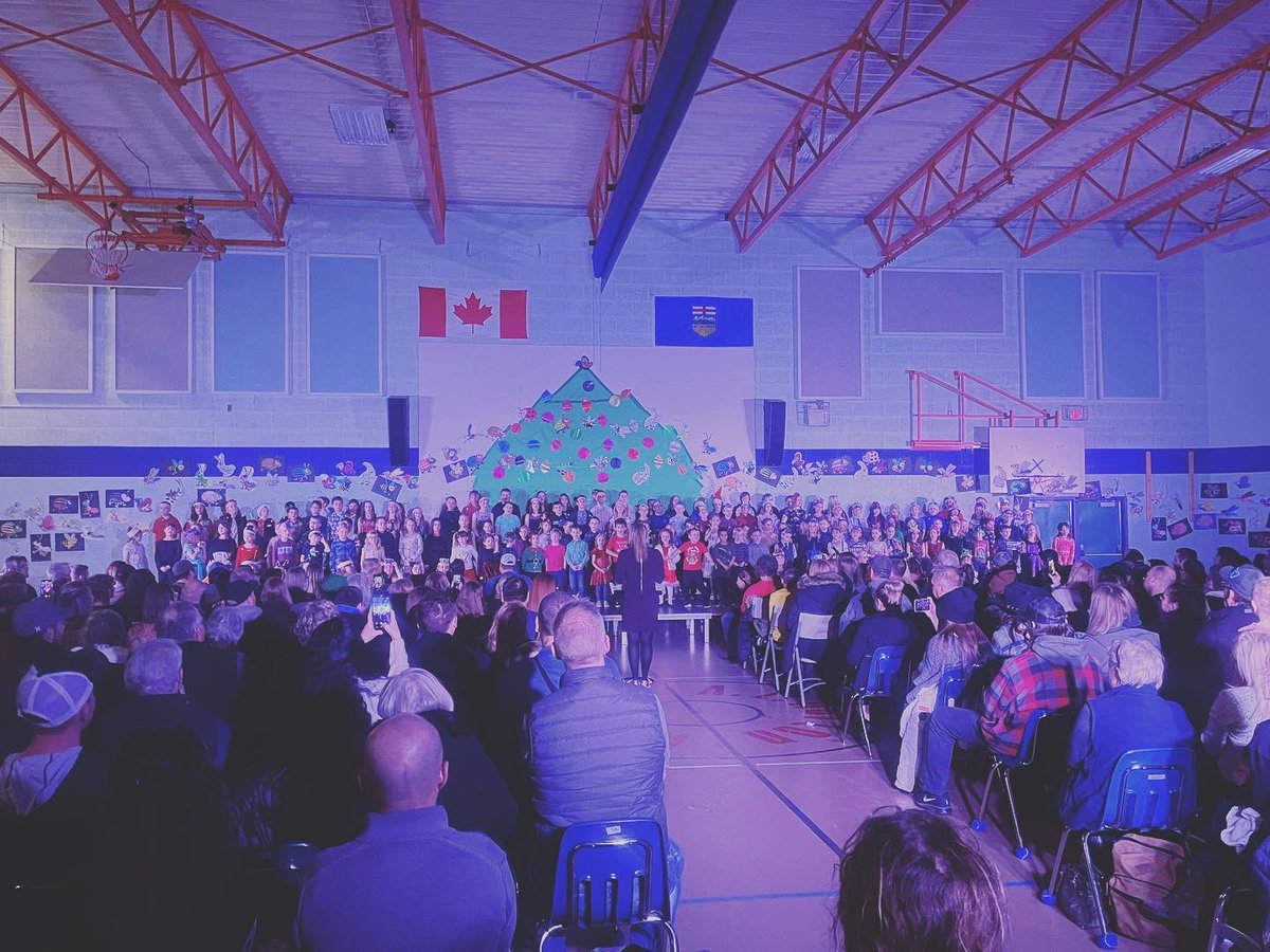 ALHortonSchool's tweet photo. Nothing like a festive infestation to get in the holiday spirit. Thank you to our families who joined us in person and online for concerts 1 &amp; 2 of “A Bugz Christmas”! #eips #gratefultogether https://t.co/eXYSH6SEQ1