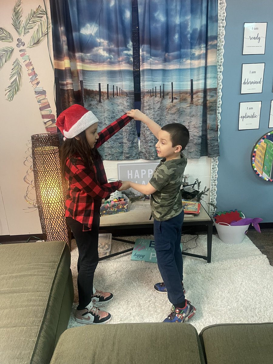 MissKneppFHE's tweet photo. The first ever “PAWS Partners” after school program was so much fun 😍 students played real games while all along competing to win the “invisible game” of teamwork, leadership, use of coping strategies, and mindset 🤍 @nnagle118 @BASDFtHill https://t.co/izRTf3R2EX
