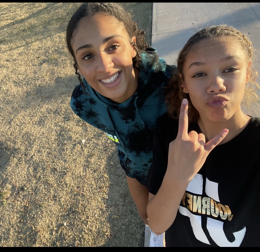 Kdperryplus6's tweet photo. Happy birthday to these two ballin beauties. π₯°π #MaliyaPerry @DRHSVB https://t.co/xA3VfOM9hU