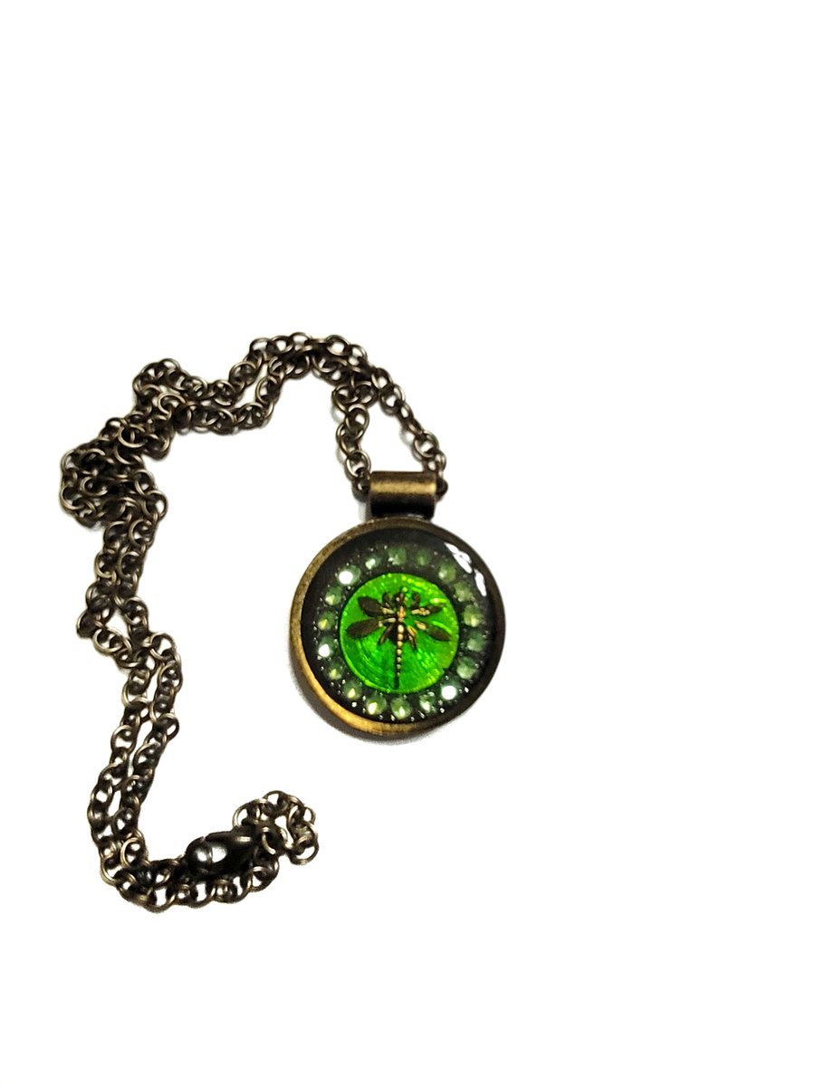 KFroeber's tweet photo. Excited to share the latest addition to my #etsy shop: Vibrant Green Czech Glass Dragonfly Button Pendant Necklace, Green Crystals Necklace, Green Glass Resin Pendant Necklace, Steampunk Bronze https://t.co/2mMGm2tJEi #no #bronze #girls #peridot #green #steampunk #circ https://t.co/dTwakSZkWH