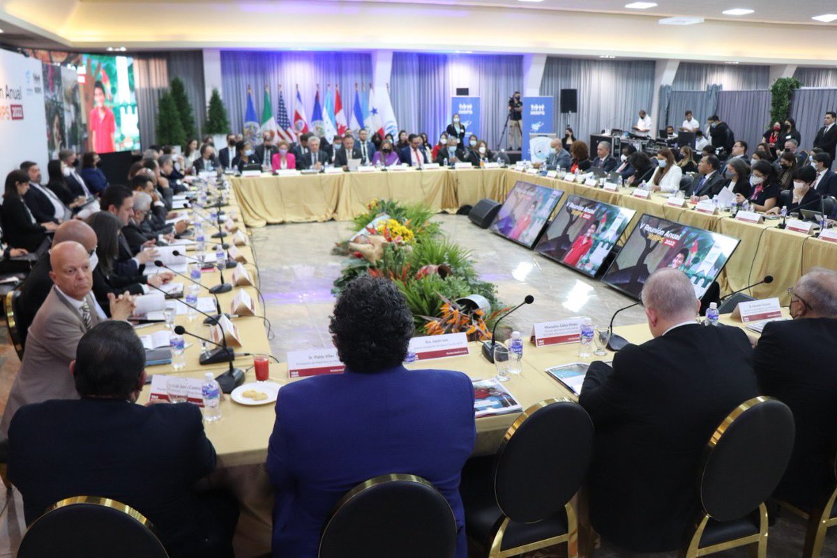 felipemgomez8's tweet photo. El @el_BID en #MIRSP reiterando nuestro apoyo a Panamá, Costa Rica, Belize, Guatemala, Honduras, El Salvador y México en sus retos migratorios. Gracias @OEA_Inclusion @ACNURamericas @CancilleriaHN @mariajjarquin @FilippoGrandi @BeticaMunozPogo @tonygarciac @aliceshackel @SRE_mx https://t.co/HjxwcawdxN