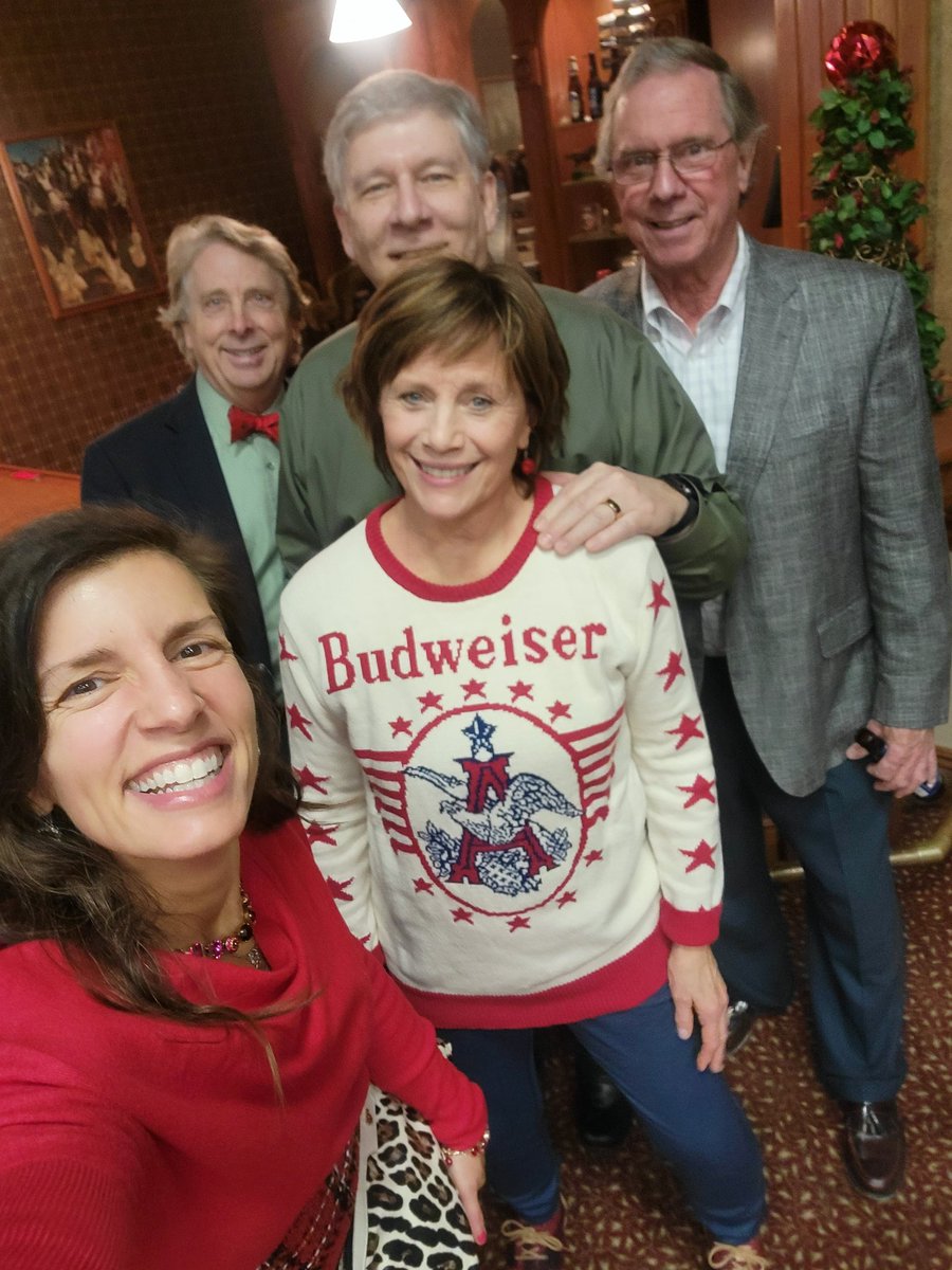 CarrieTergin's tweet photo. These Buds are for you! Fun times at Rotary Christmas Party, always enjoy seeing my @Budweiser Clydesdale painting at Scheppers Distributing! And I love Brenda's sweater! #MayorArtist #SelfiewiththeMayor #RotarySelfie 🎄🍺🎄🍺🎄🍺🎄 https://t.co/genfdzfA6D