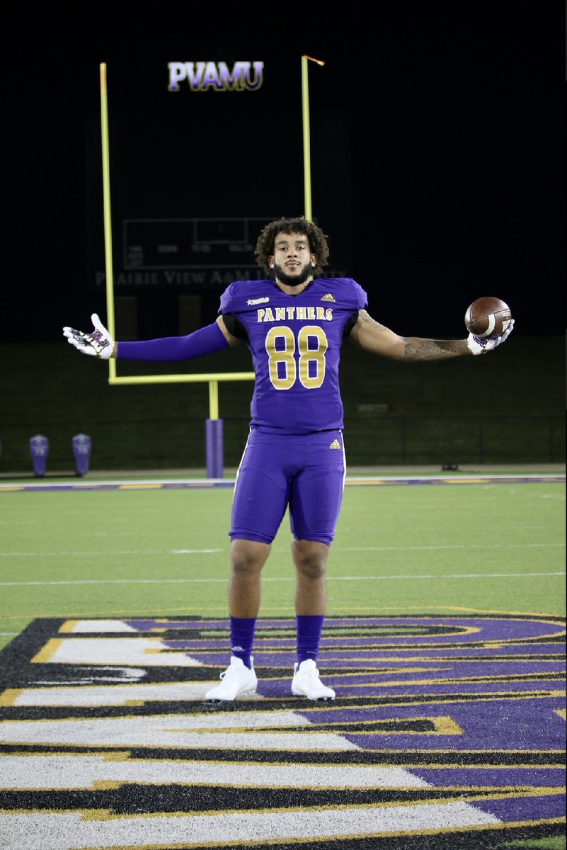 JailynRobertson's tweet photo. 100% COMMITED💜🖤 @JUCOFFrenzy @TJCFOOTBALL @PVAMU_Football https://t.co/q7Yg8Fcugi