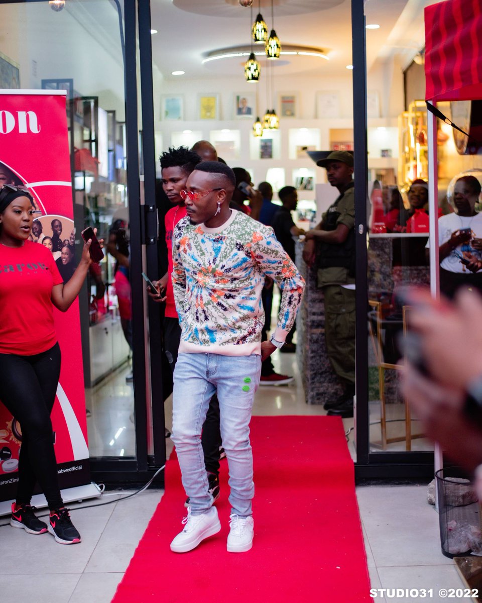 RobertoZambia's tweet photo. Had tons of Fun yesterday, at the Zaron Product launch powered by Perfume Corner.

Zambia, has some of the most incredible Make Up Artists. I salute you guys. Keep being adorable.

Love Superstar ❤
#PerfumeCorner 
📸 Studio31mediahouse https://t.co/zMLhti4uxq