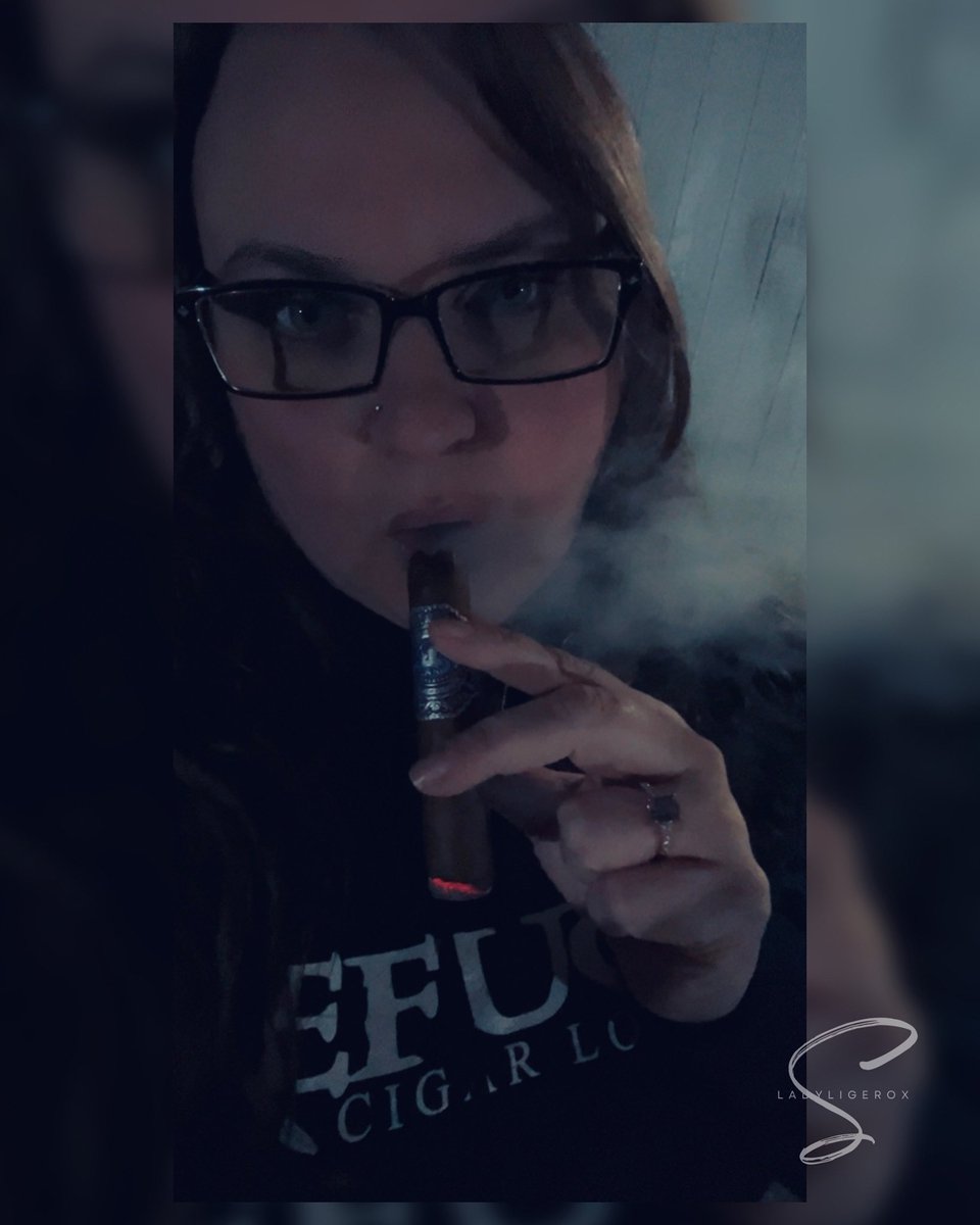ladyligerox's tweet photo. If we’re gonna keep having the #hottubherf at night, I’ve really gotta find a better way to keep the motion sensor lights on 😂 I look like a damn bird flapping my arms about to turn them on every 2 minutes 😂😂

#cigars #girlswhosmokecigars #sotl #pnw #therefugecigarlounge https://t.co/B3vgttS1DG