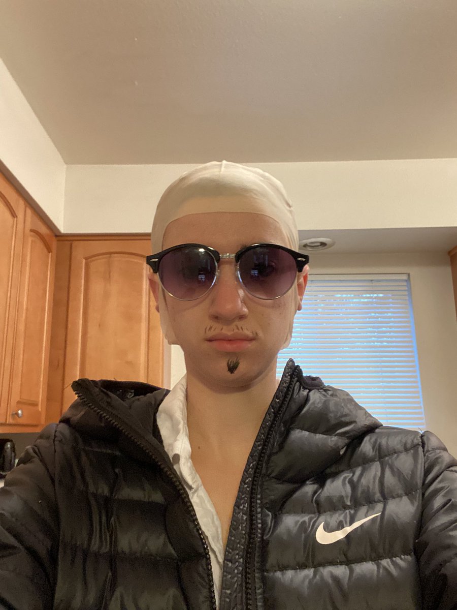 BrennaRothman's tweet photo. Things I did this term: 
Graduated 🎓🥳🥂
Attended a lecture and lab dressed as Pitbull 😎🌏
Presented my research on Pycnopodia ⭐️🌊
Spent time with people I love 🥰🫶
Thank you @OSUScience for the best 3(ish) years I could have possibly asked for!! https://t.co/vMuNlXwtD5