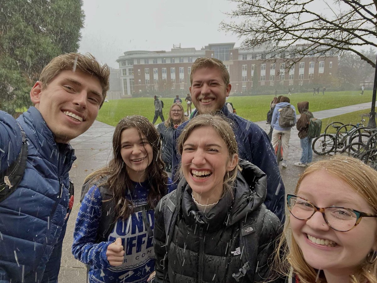 BrennaRothman's tweet photo. Things I did this term: 
Graduated 🎓🥳🥂
Attended a lecture and lab dressed as Pitbull 😎🌏
Presented my research on Pycnopodia ⭐️🌊
Spent time with people I love 🥰🫶
Thank you @OSUScience for the best 3(ish) years I could have possibly asked for!! https://t.co/vMuNlXwtD5