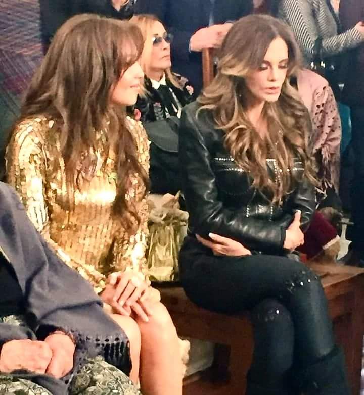garzabarragan63's tweet photo. El Mundo Entero Se Enamoró de Ellas.
El Público les otorgó la Corona.
2 Auténticas Reinas.
Con Trayectorias Exitosas.
Dos ídolos Mundiales..
#LaDivaDeMexico
@LuciaMendezOf
y #Thalia
Las otras?... Que sigan soñando con algún día llegar a serlo... Y Soporteeen #Pasquel y #Zapata https://t.co/R83pV6uF0R