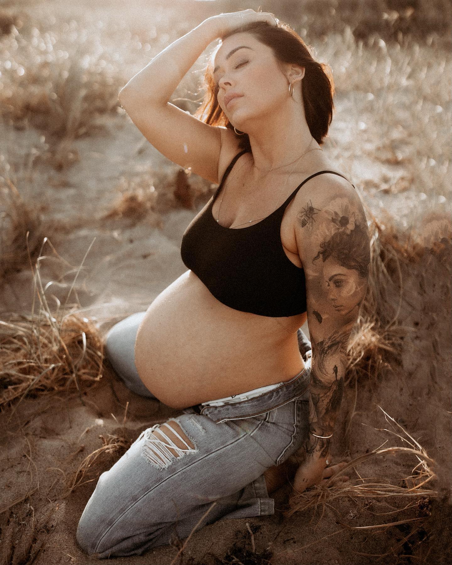 Baby Bumpz on X: #pregnant #babybump Katy Hearn