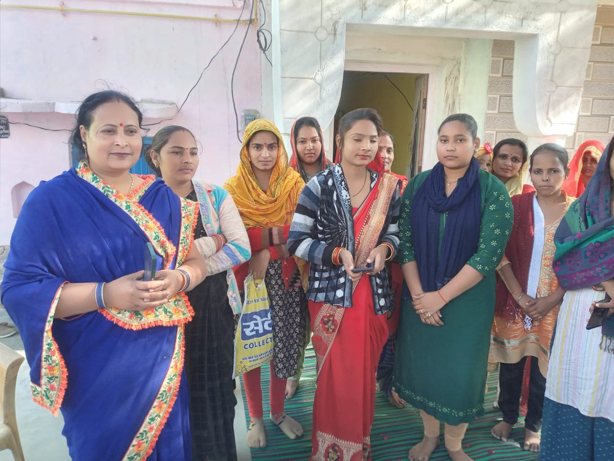 MYBharatHQ's tweet image. नेहरू युवा केन्द्र मैनपुरी(@Nykmainpuri) के तत्वाधान में आज कौशल आधारित उद्यमिता कार्यक्रम के अंतर्गत सिलाई प्रशिक्षण का उद्घाटन नगला निरंजन में किया गया।

#womenempowerment #EntrepreneurshipProgram #SkillBasedProgram