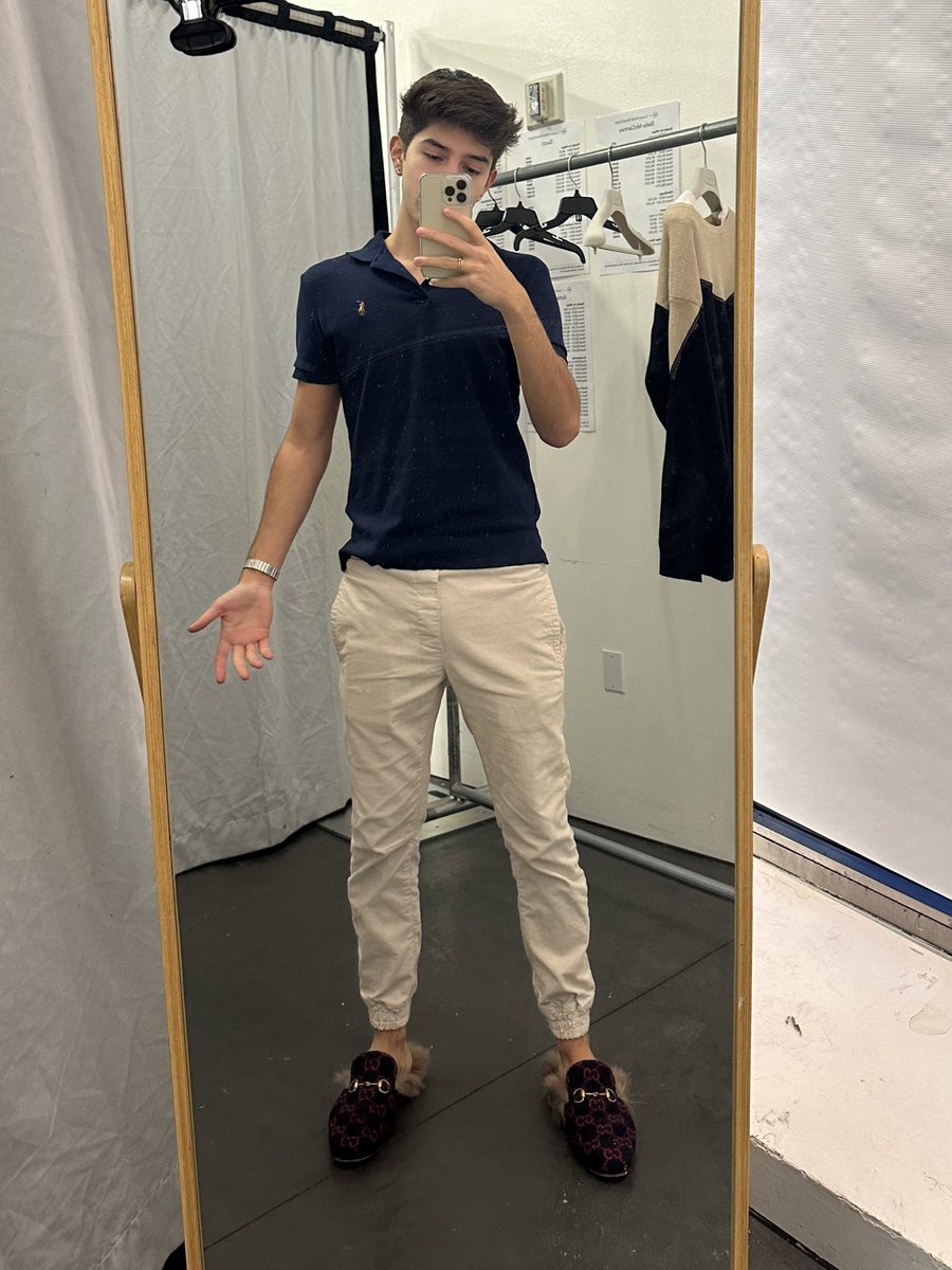 Stephen Oscar on Twitter: "sup from the dressing room"