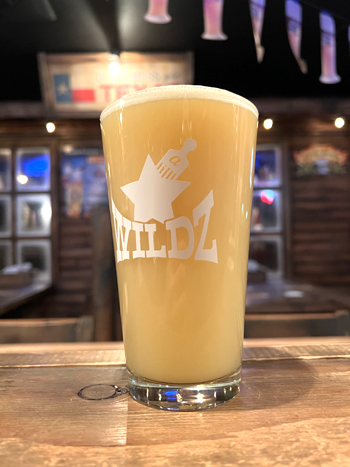 WildzOzaku's tweet photo. ブログアップ『West Coast Brewing &amp; VERTERE Window To VERTERE 2022 ★ 樽生』
https://t.co/1RnReFy8mM
#WestCoastBrewing
#ウエストコーストブリューイング
#VERTERE
#BeerCafeVERTERE
#バテレ
#WindowToVERTERE2022
#WindowToVERTERE
#HazyDoubleIPA
#静岡ビール
#BeerBarWILDZ
#WILDZ
#小作駅 https://t.co/hRK0S1qOvR