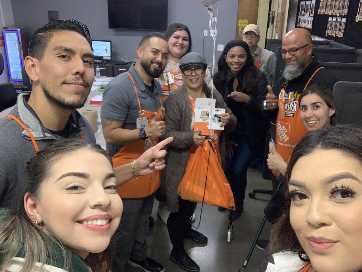Happy 20th year anniversary, Rosie!! Thank you for your dedication, service and great attitude! We appreciate all your hard work! 🧡