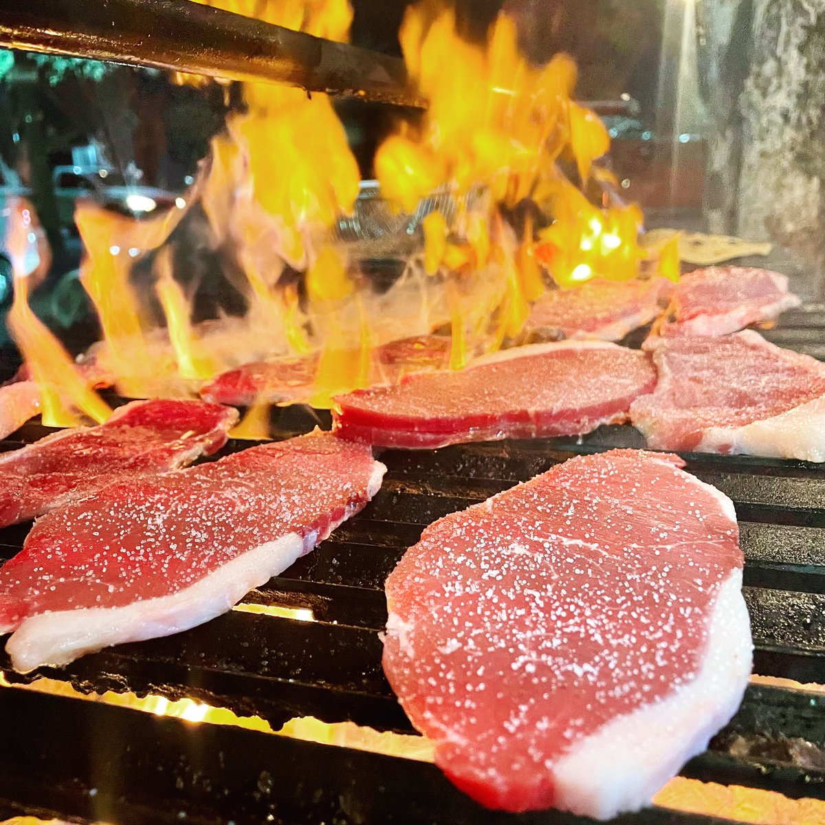 lostacotesgrill's tweet photo. Picaña 🥩🔥

#tacos #tacosgrill #grill #grillnight #carneasada #parrillada #picaña 

#leon #leonguanajuato #consumelocal https://t.co/V24uy4I362
