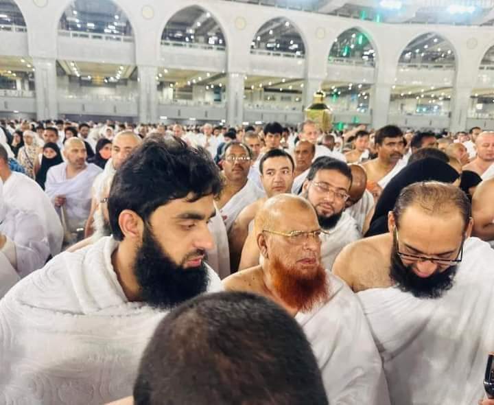 مکہ مکرمہ : شیخ الاسلام حضرتِ اقدس مولانا مفتی محمد تقی عثمانی صاحب دامت برکاتھم العالیہ کی عمرہ کی ادائیگی کے خوبصورت دلکش روح پرور مناظر ۔۔۔ سبحان اللہ ماشاءاللہ