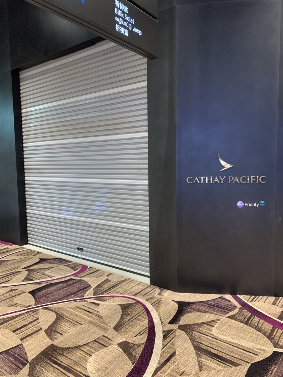 Fastjet144's tweet image. CX lounge, Singapore now.  Nothing associated with HK is really open for business