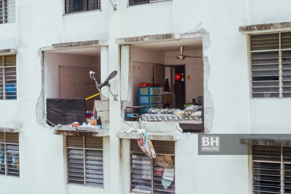 Pelabur_Bijak's tweet image. ⚠️
Hampir setiap rumah ada tong gas memasak ni, 
bila-bila masa sahaja insiden letupan tong gas memasak ni boleh jadi pada kita.

Ini Thread ringkas tentang ;

A) Langkah mencegah kebocoran tong gas

B) Langkah mencegah letupan tong gas ketika kebocoran telah berlaku