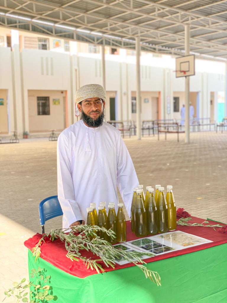 EduGovDhr7201's tweet photo. لليوم الثاني...
تواصل فعاليات معرض الزراعة الشتوية،بالتعاون مع:
-شركة إنبات للتنمية الزراعية
-مناحل البركة
-تمور مزرعتنا
-مدرسة أبو الدرداء
-الفاضل/محمد الهنائي
- أ. ناصر السكيتي. 
@75Alhinaui
@InbatSeeds
@omannatcom
@abu_dardaa7237 https://t.co/YsOqJusfLC